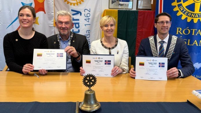 Undirritun ICC samnings, Mingaile Scherer, Jón Karl Ólafsson, Soffía Gísladóttir og Andrejus Gerascenko